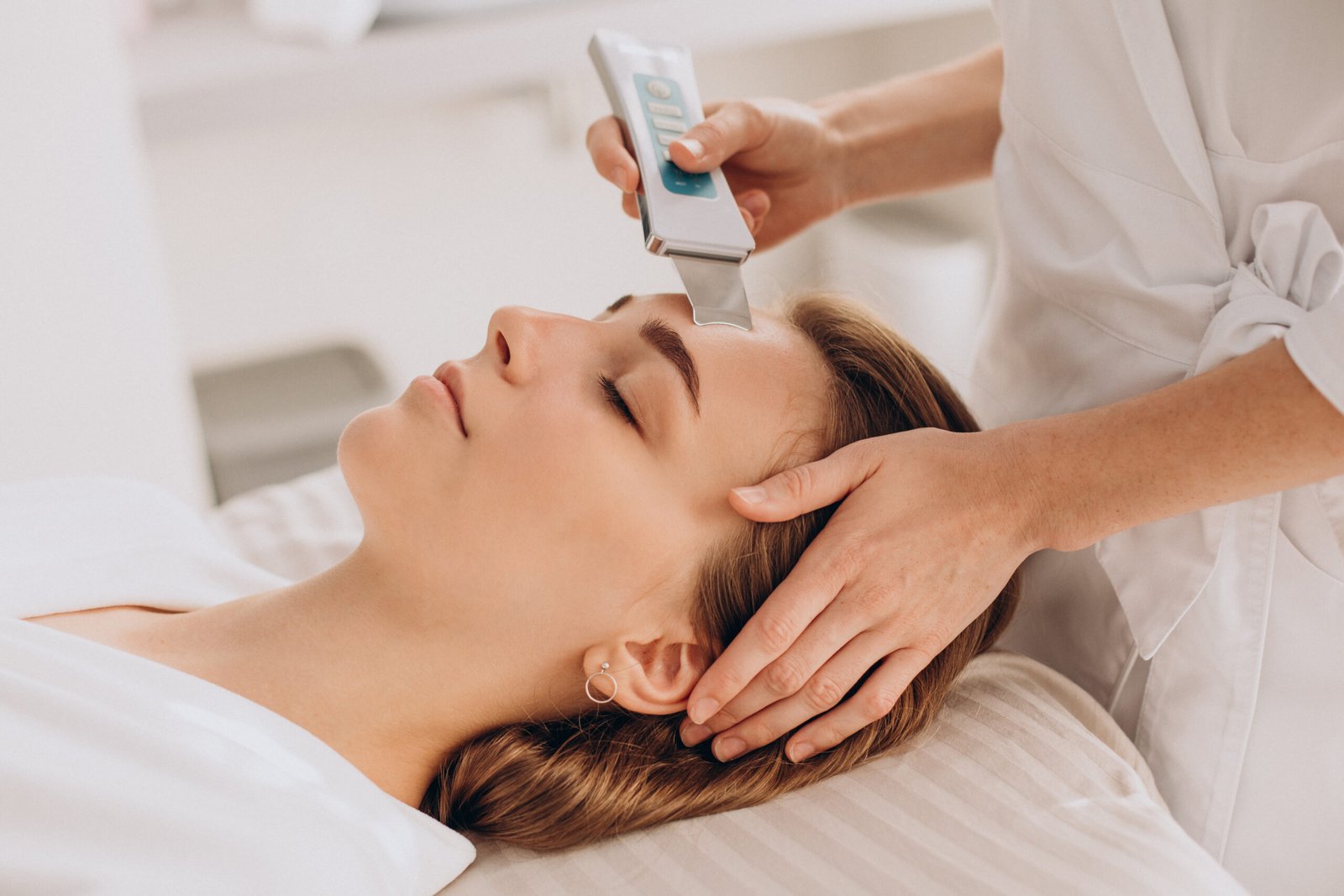 PULIZIA VISO ULTRASUONI PERCHE’ SCEGLIERLA.