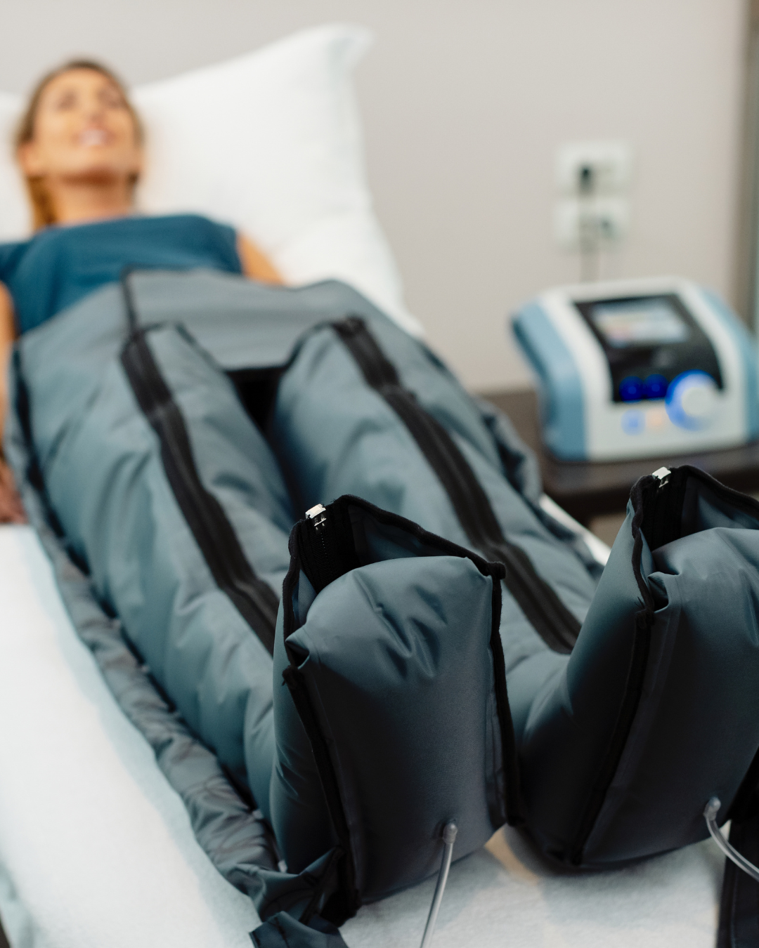 Come eliminare le gambe gonfie in estate con la pressoterapia